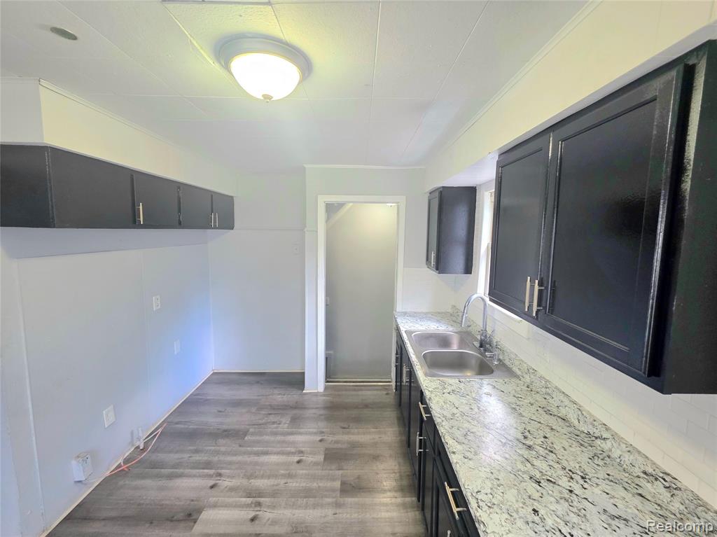 9560 Plainview Avenue, Detroit, MI 48228 — Photo 6