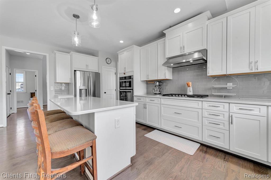 51214 Scarborough Road, Canton, MI 48188 — Photo 9