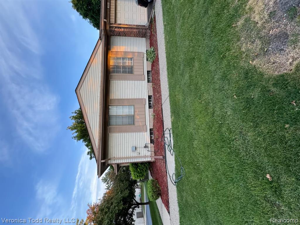 2994 Roundtree Drive, Troy, MI 48083 — front exterior