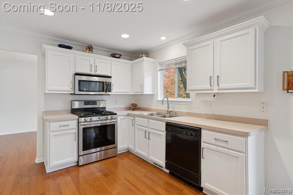 41130 Greystone Boulevard, Plymouth, MI 48170 — Photo 15