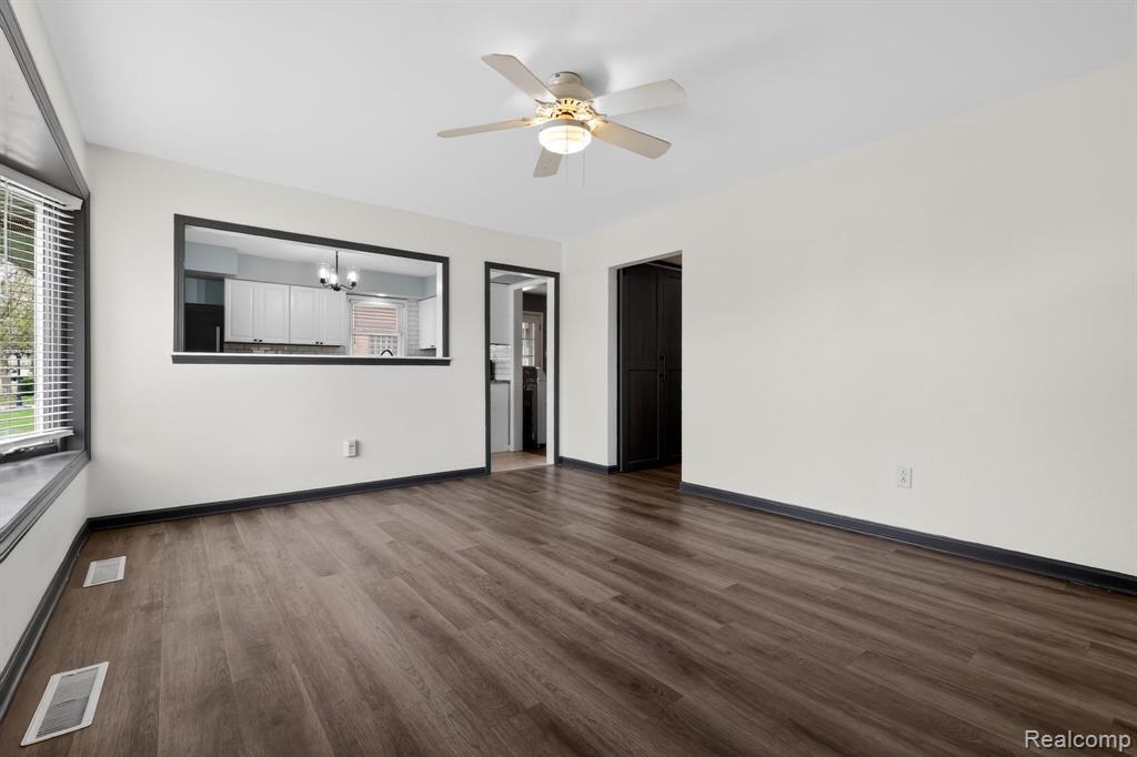 18570 Matthews Street, Riverview, MI 48193 — Photo 3