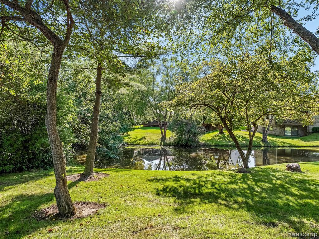 9735 HAWTHORNE GLEN Drive, Grosse Ile, MI 48138 — Photo 35