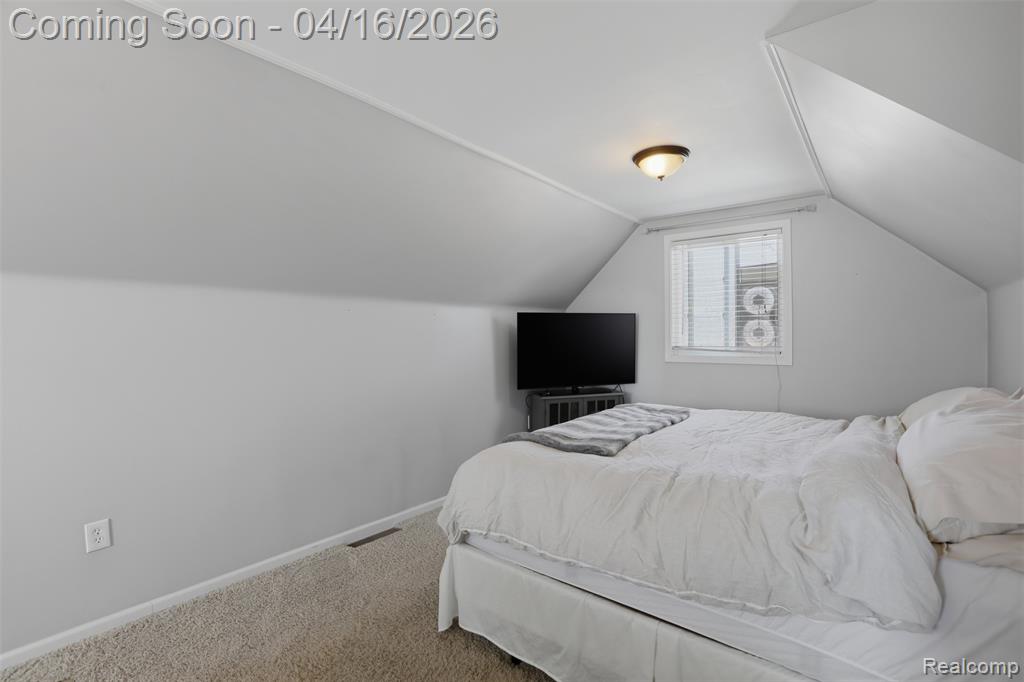 4350 Mandalay Avenue, Royal Oak, MI 48073 — Photo 24