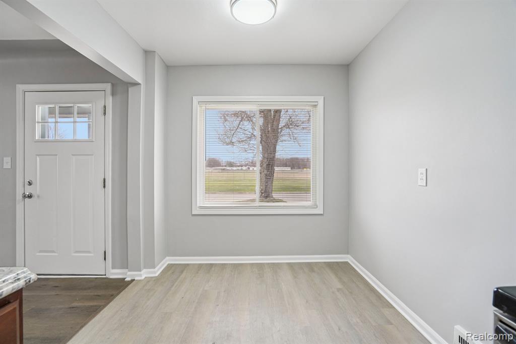 3963 S Hubbard Street, Wayne, MI 48184 — Photo 14