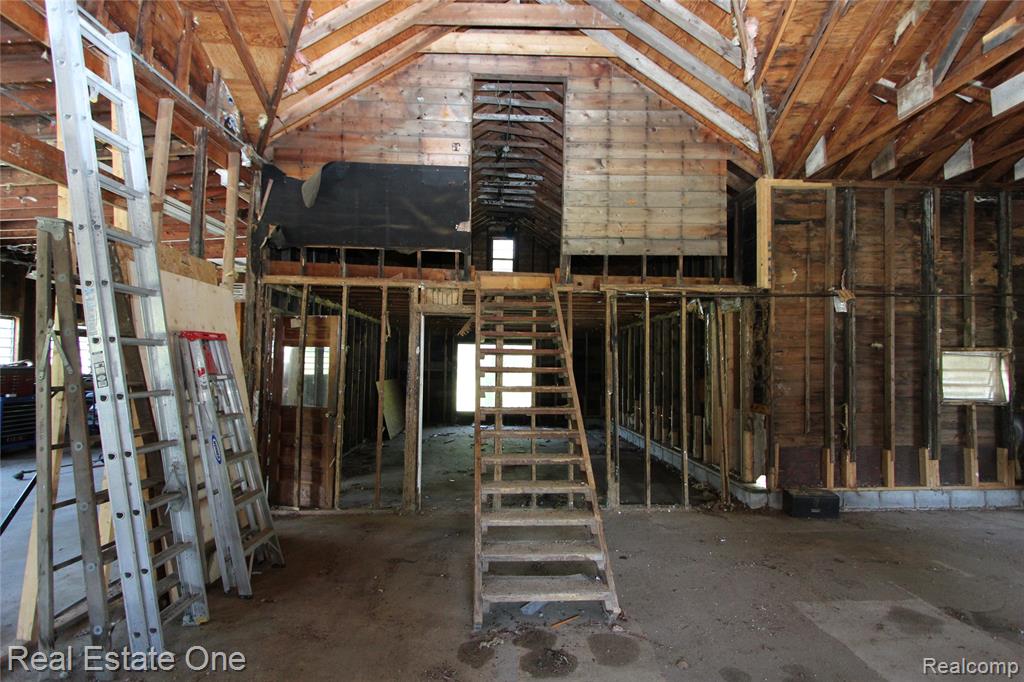 1325 S Hospital Road, Waterford, MI 48327 — Photo 35