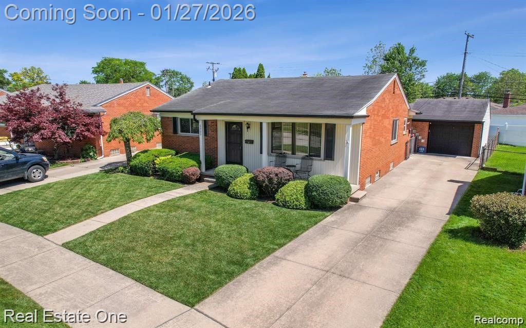 6900 CRESTWOOD Street, Dearborn Heights, MI 48127 — Photo 15