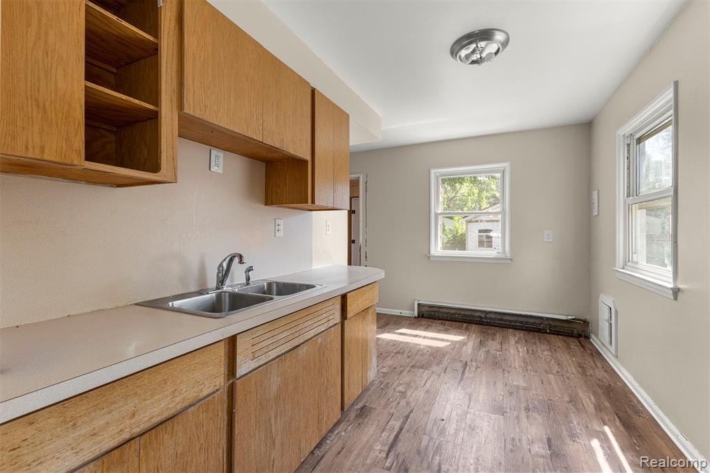 4933 Ziegler Street, Dearborn Heights, MI 48125 — Photo 9