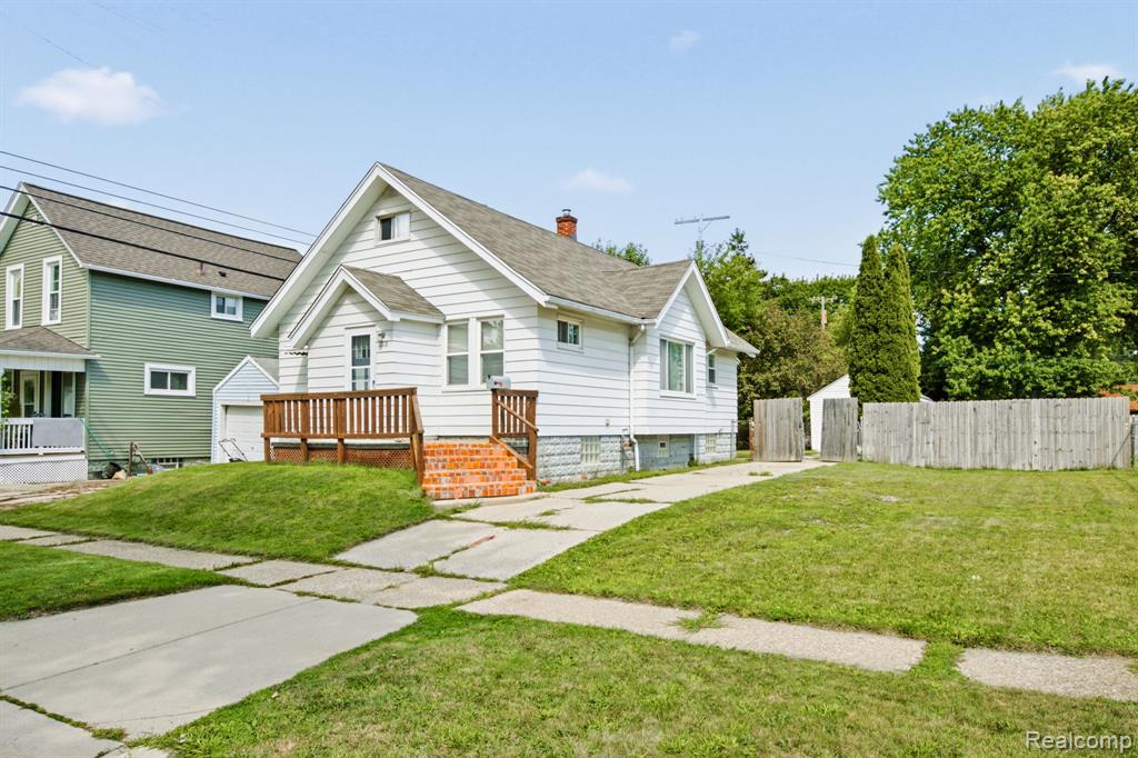 1218 12th Street, Port Huron, MI 48060