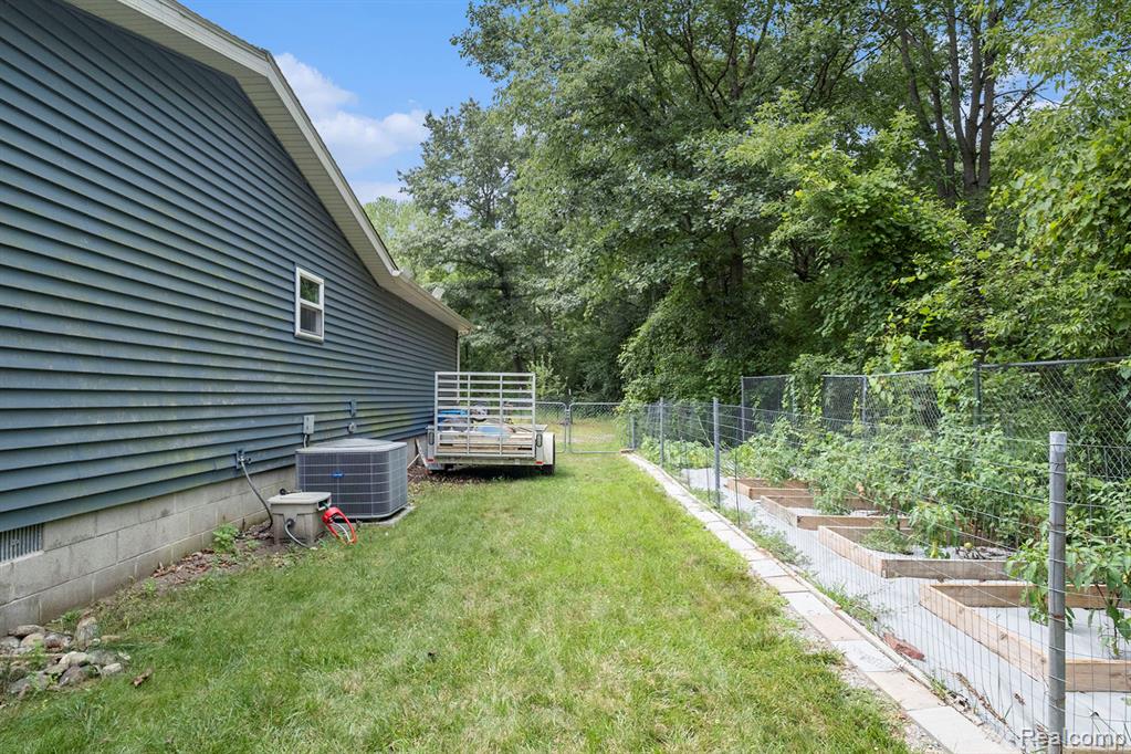 1015 Old Leake Court, Holly, MI 48442 — Photo 19