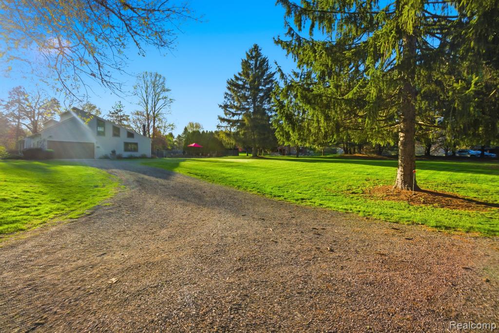 2411 Wixom Trail, Milford, MI 48381 — Photo 52