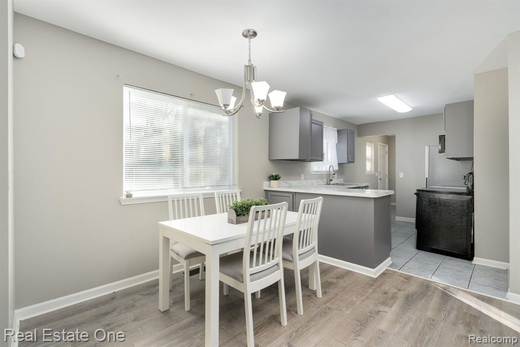 4281 Marcus Road, Waterford, MI 48329 — Photo 14