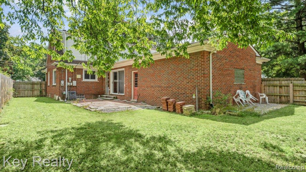 28611 Lathrup Boulevard, Lathrup Village, MI 48076 — Photo 33