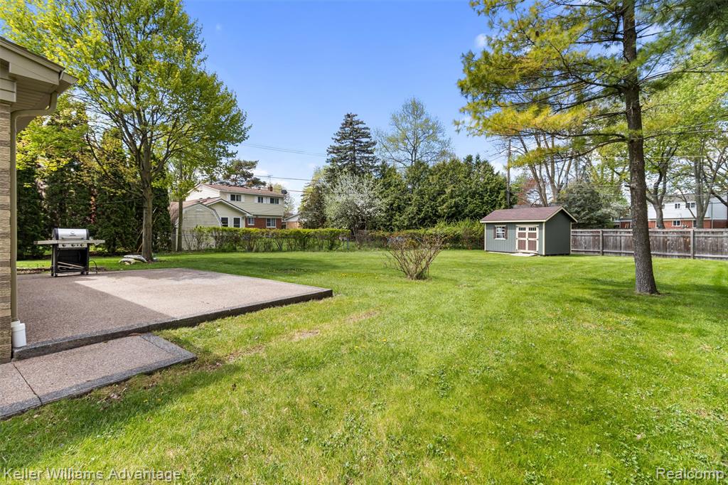 4061 Middlebury Drive, Troy, MI 48085 — Photo 33