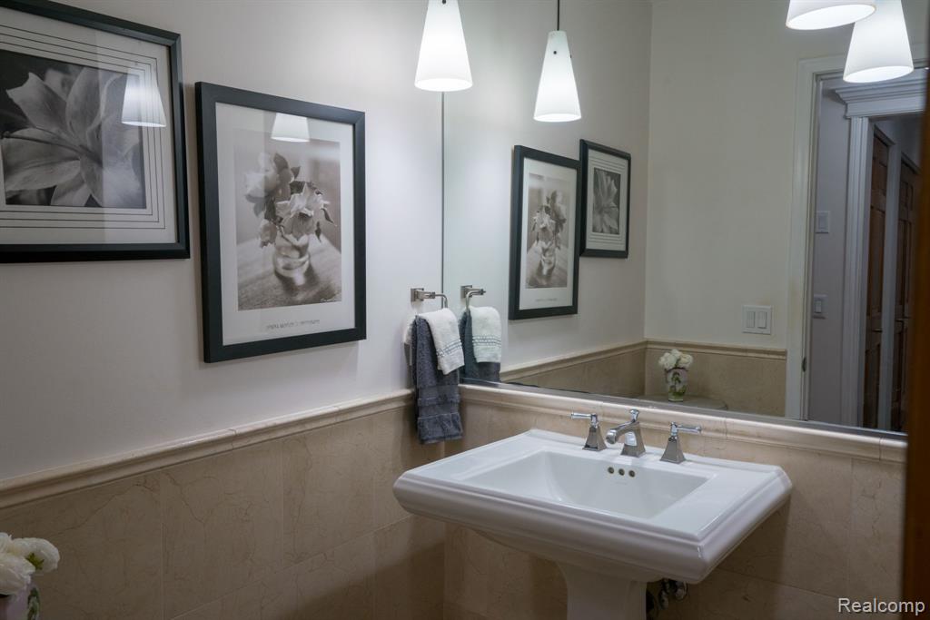 45778 FERMANAGH Drive, Northville, MI 48168 — Photo 20