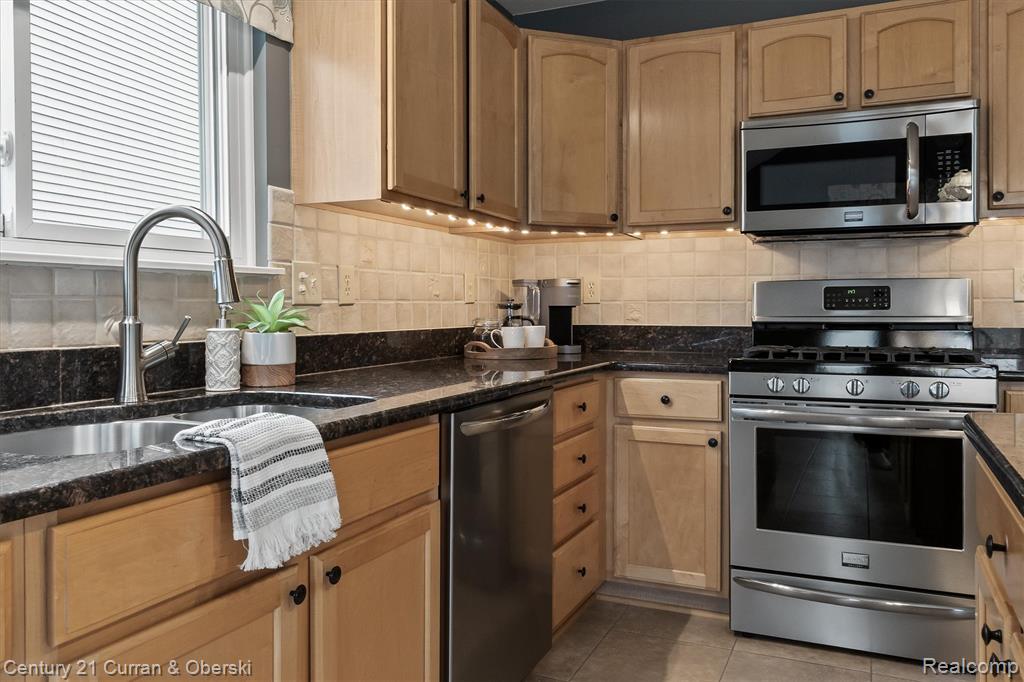 781 Pheasant Run West Drive, Wixom, MI 48393 — Photo 18