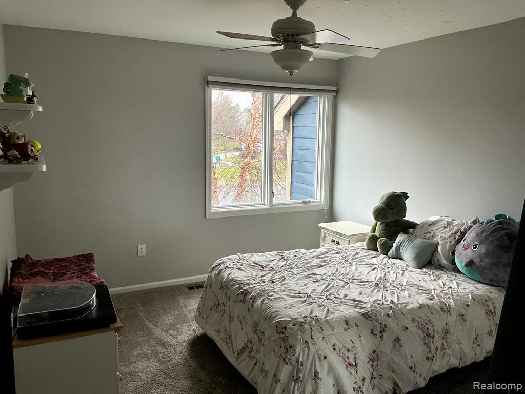 5470 HURON HILLS Drive, Commerce Twp, MI 48382 — Photo 25