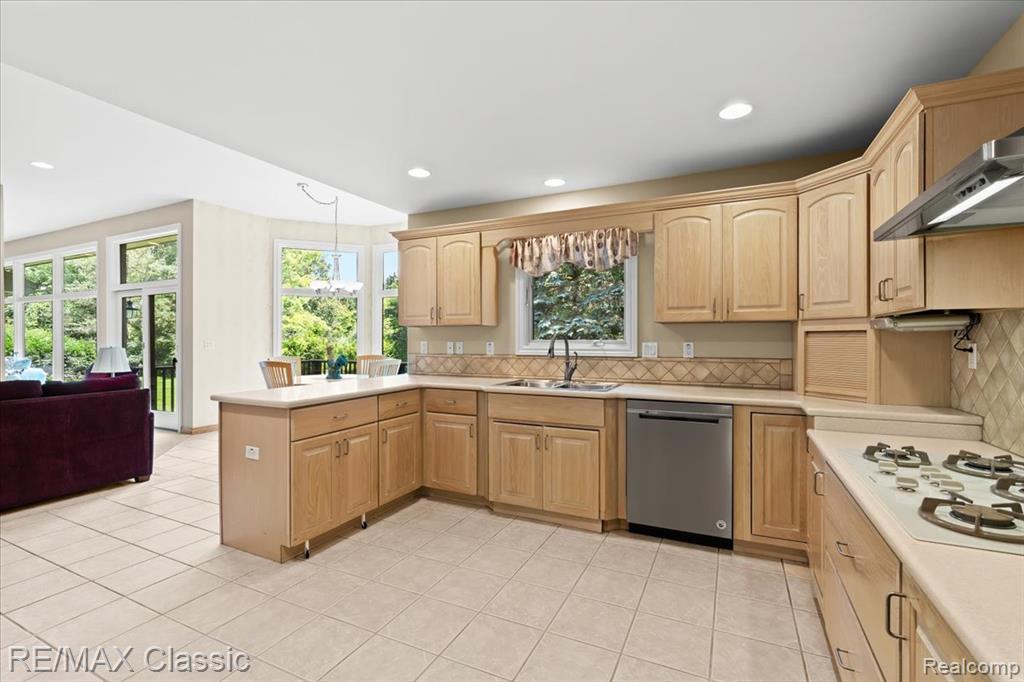 4160 Rolling Pines Court, Commerce Twp, MI 48382 — Photo 26