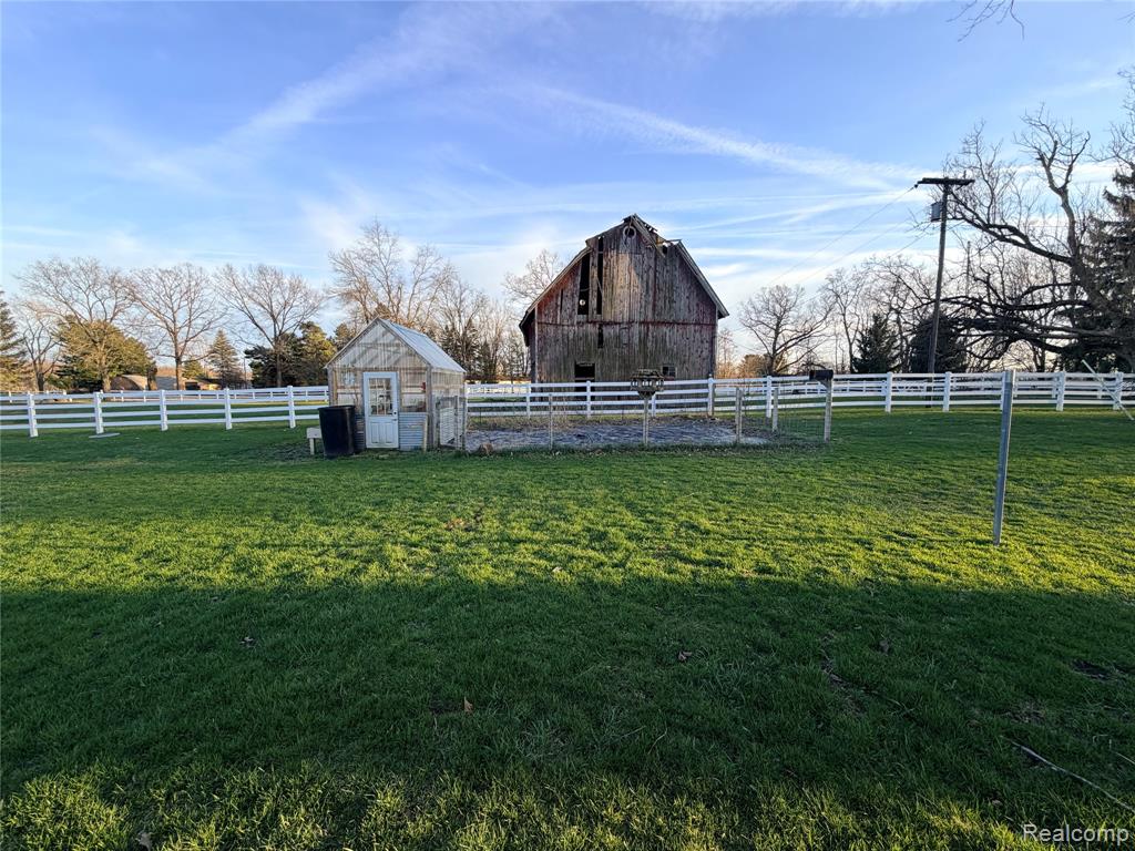 6038 Byron Road, Howell, MI 48855 — Photo 8