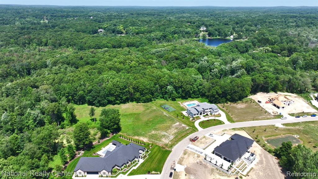 1655 Vista Drive W, Oakland, MI — Photo 16