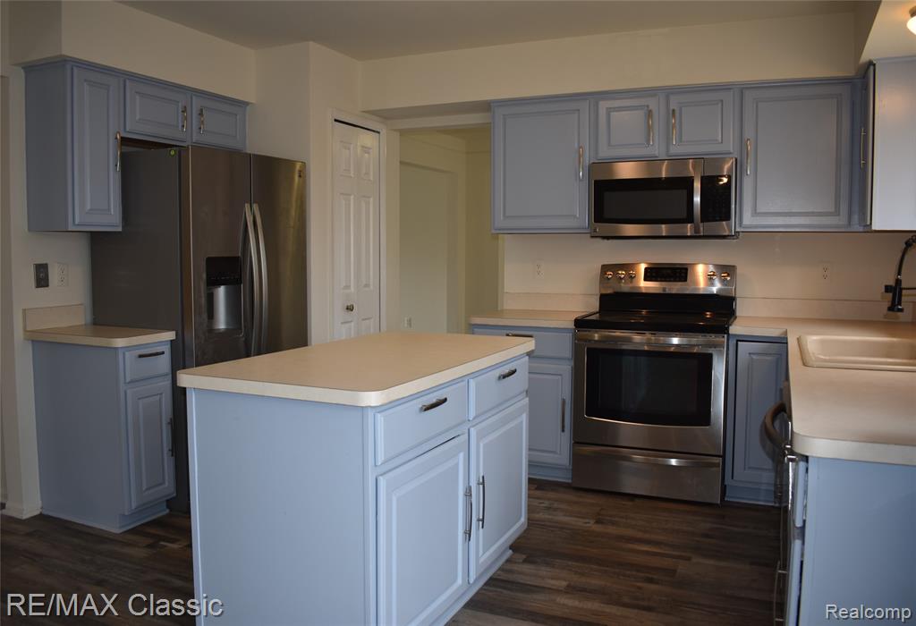 201 Columbia Drive, South Lyon, MI 48178 — Photo 18