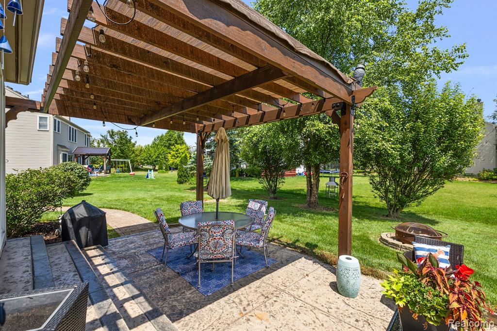 8057 PEBBLESTONE Drive, Ypsilanti, MI 48197 — Photo 46