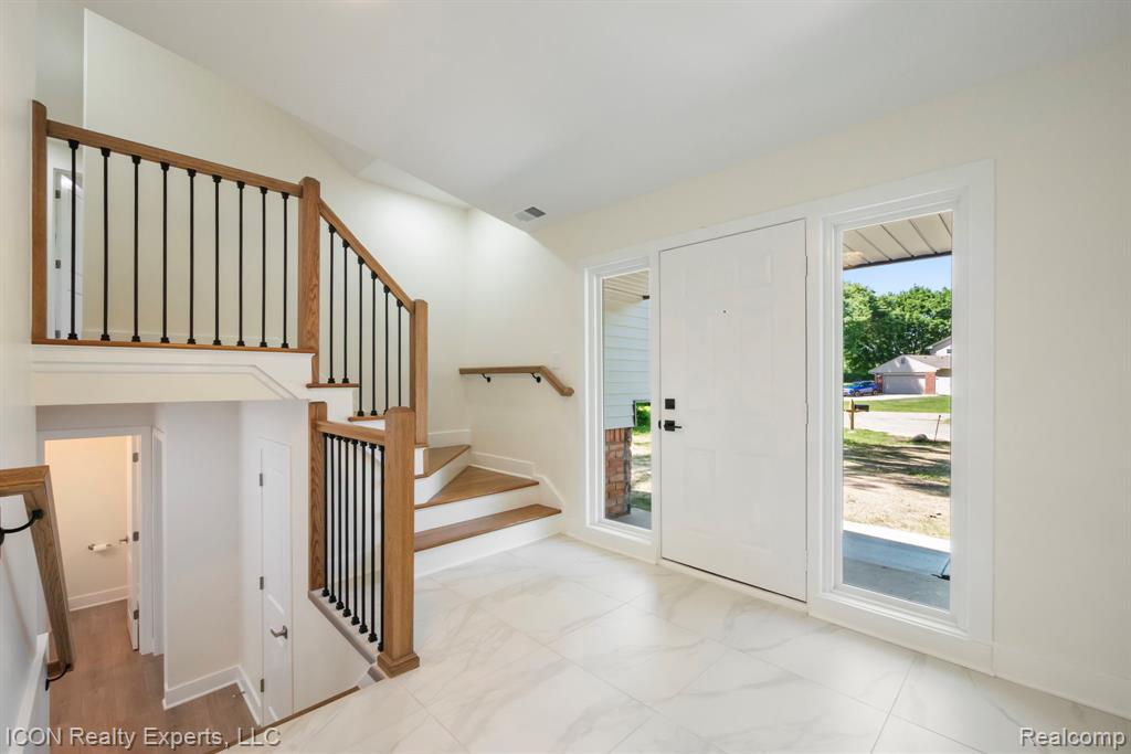 4089 Aberdeen Court, West Bloomfield, MI 48323 — Photo 4