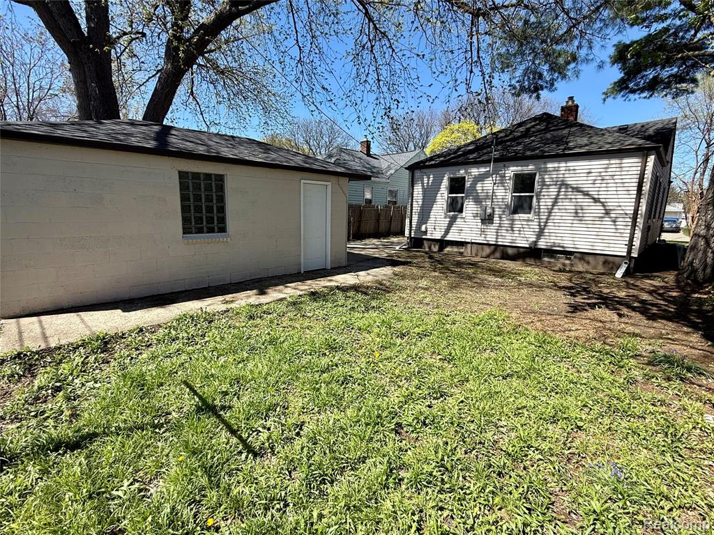 828 E Elza Avenue, Hazel Park, MI 48030 — Photo 5