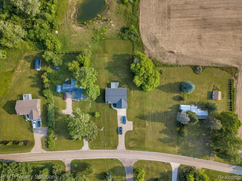 437 Angle Road, Lapeer, MI 48446 — Photo 35