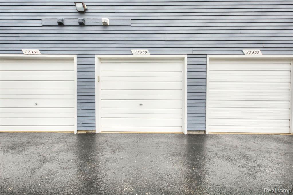23535 N ROCKLEDGE, Novi, MI — Photo 25