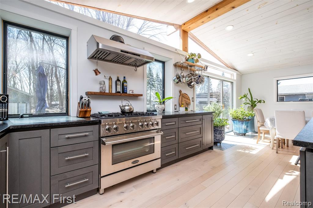 905 W Parker Avenue, Madison Heights, MI 48071 — Photo 24