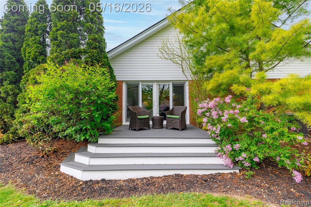 9555 Island Drive, Grosse Ile, MI 48138 — Photo 57