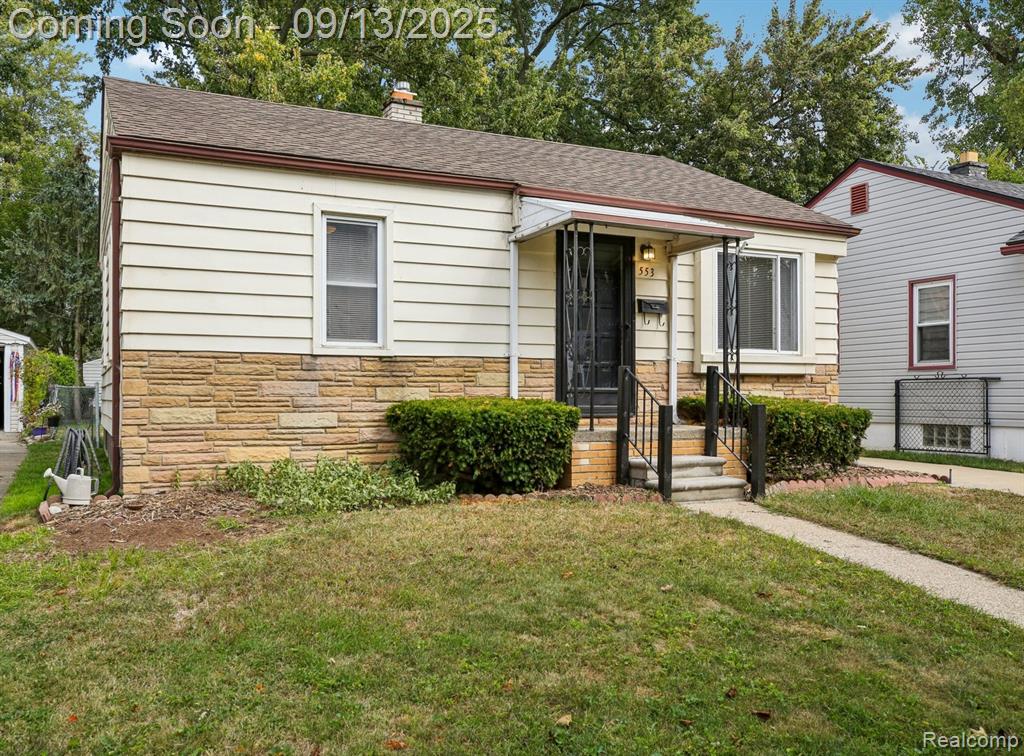 553 E Annabelle Avenue, Hazel Park, MI 48030 — Photo 2