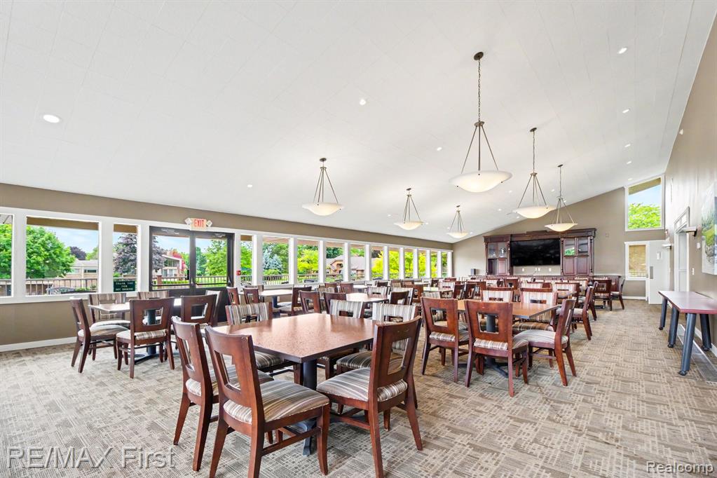 601 Brookwood Lane E, Rochester Hills, MI 48309 — Photo 24