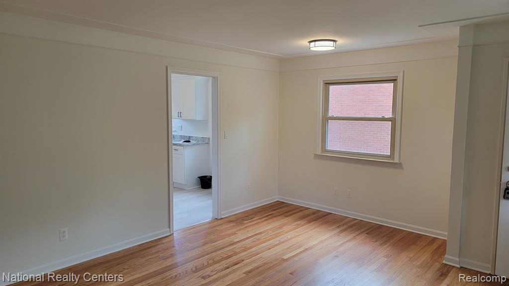 9030 Hemingway, Redford, MI 48239 — Photo 4
