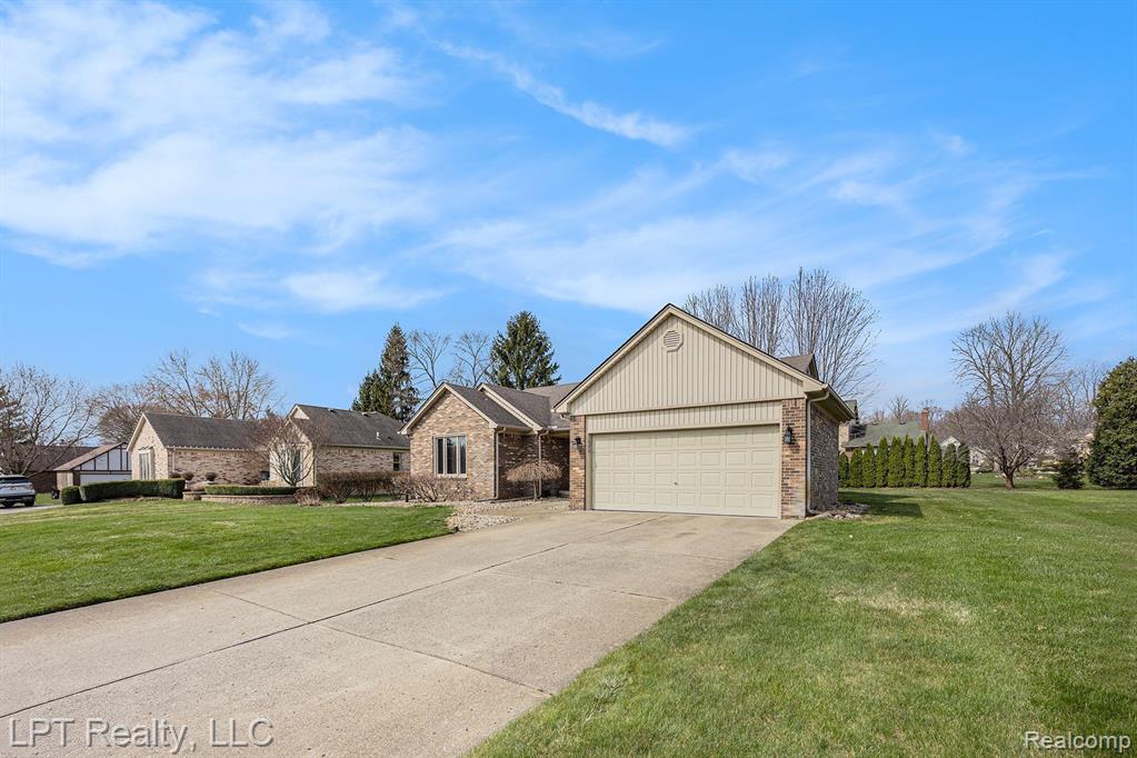 61867 WOODFIELD Way, Washington, MI — Photo 38