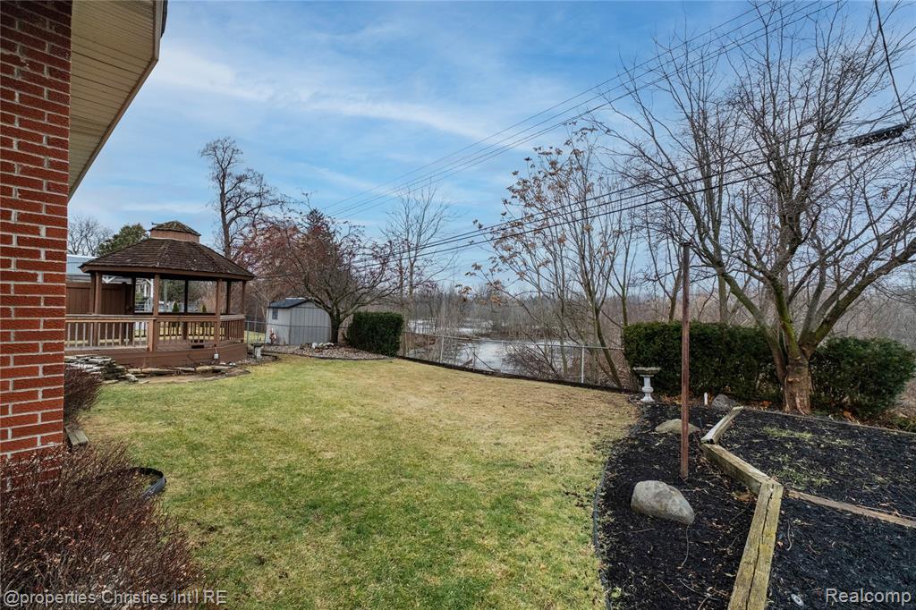 7479 Carrousel Boulevard, Westland, MI — Photo 40