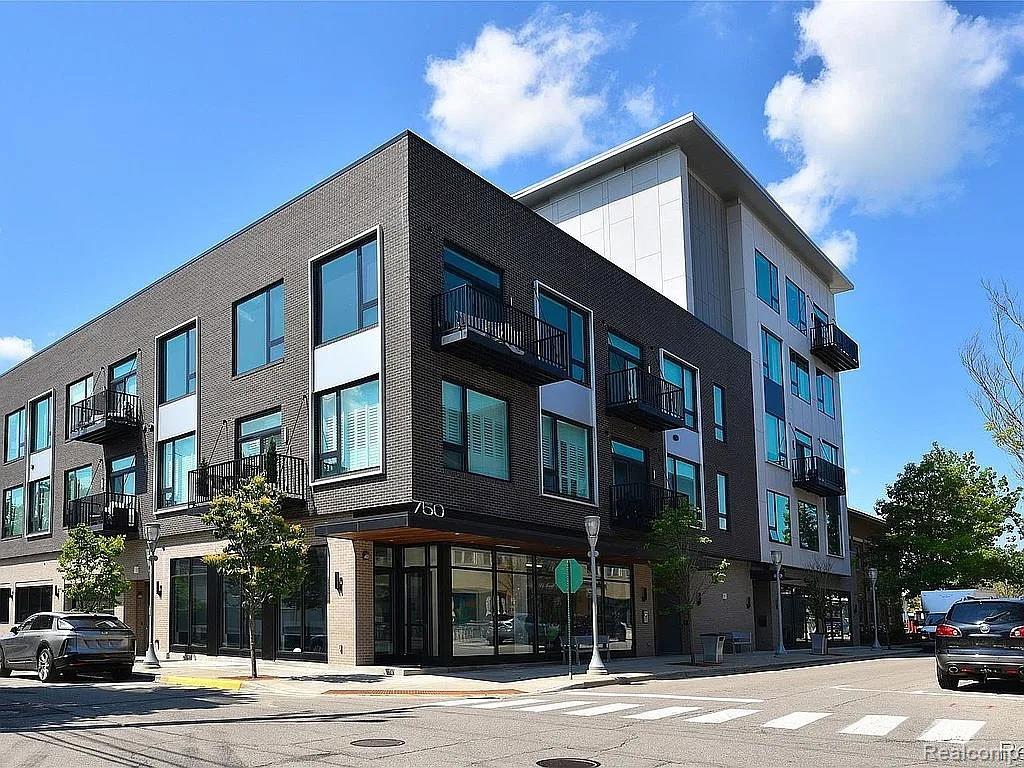 750 Forest Avenue, 304, Birmingham, MI 48009