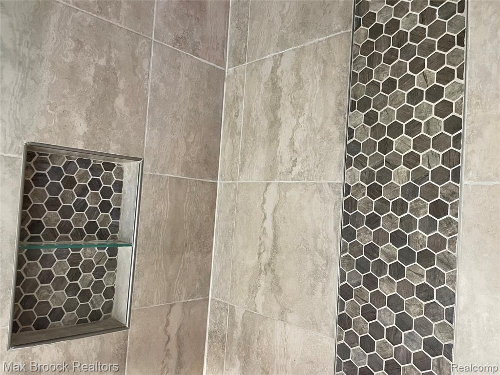 41152 Hollydale Road, Novi, MI — Photo 25