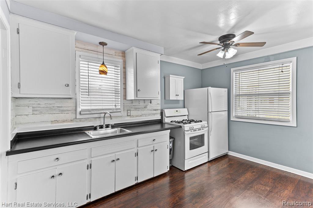 615 Garfield Avenue, Lincoln Park, MI 48146 — Photo 8