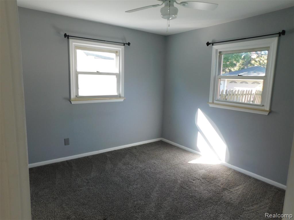 408 S CHOCOLAY Avenue, Clawson, MI — Photo 11