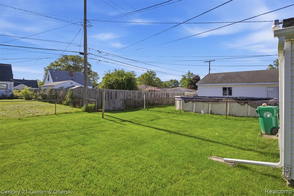 7042 Gilman Street, Garden City, MI — Photo 33