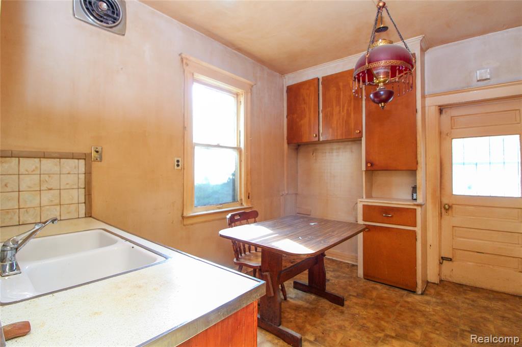 8357 Navy Street, Detroit, MI 48209 — Photo 9