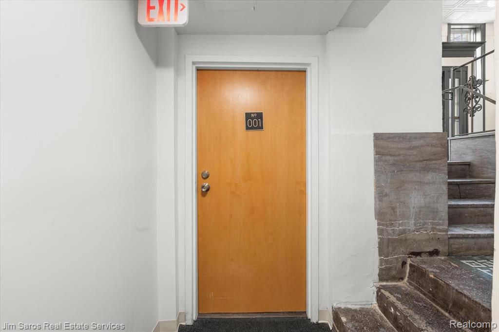590 Parkview #001 Drive, Detroit, MI 48214 — Photo 4