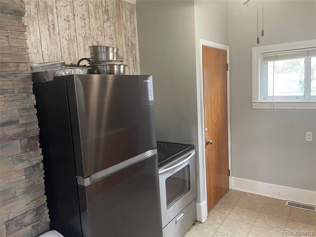 218 16th Street, Port Huron, MI 48060 — Photo 20