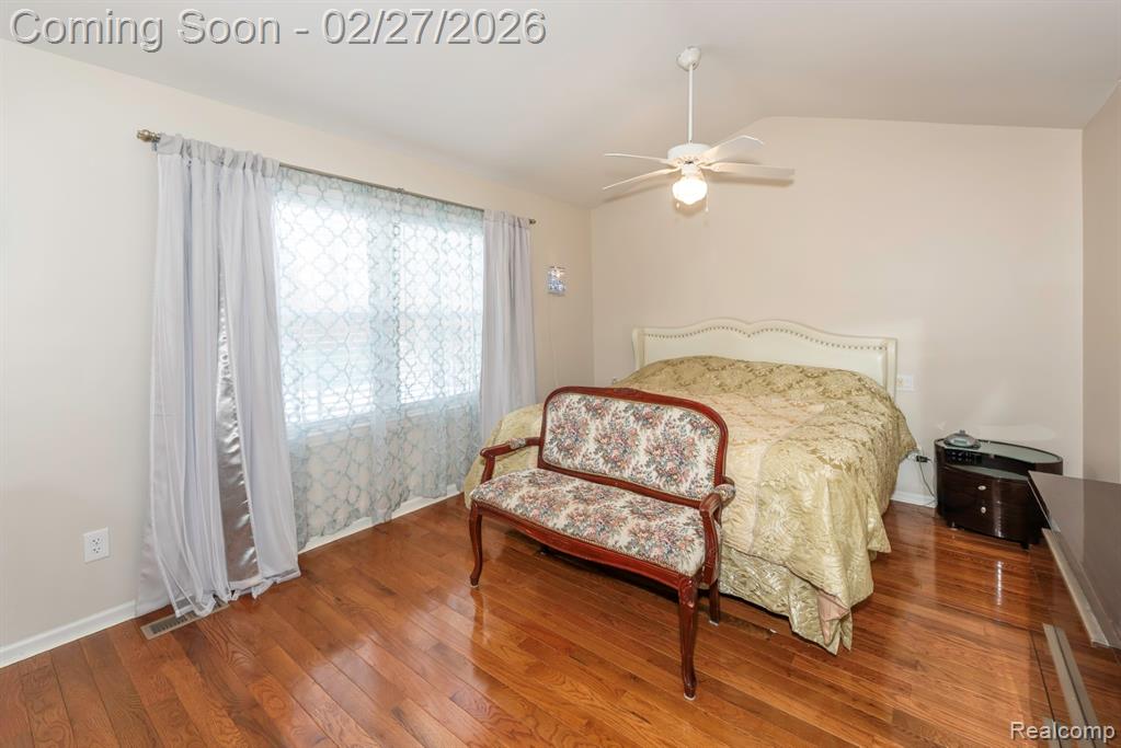 8203 Barrington Drive, Ypsilanti, MI 48198 — Photo 11