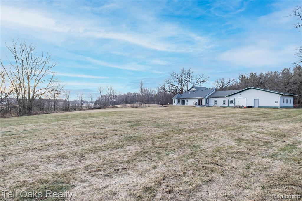 9198 Hegel Road, Goodrich Vlg, MI — Photo 10