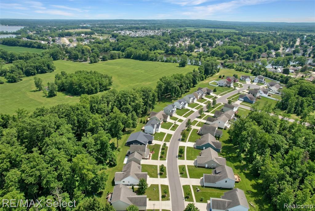 185 Laura Lane, Linden, MI 48451 — Photo 11