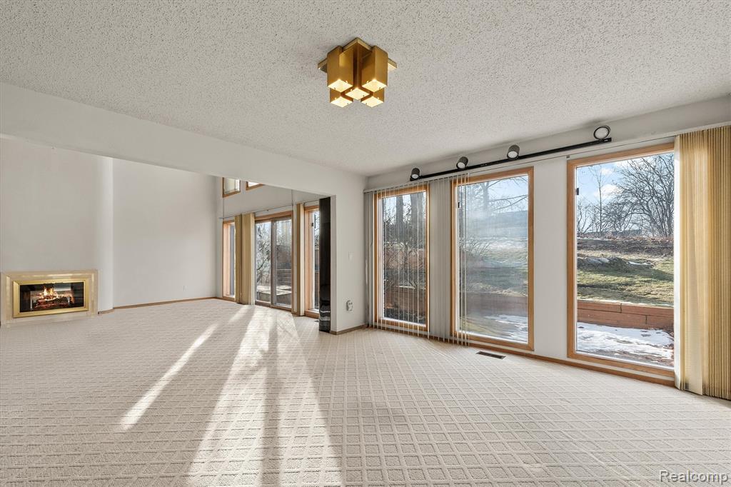 5322 Pond Bluff Drive, West Bloomfield, MI 48323 — Photo 16