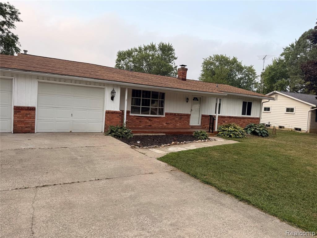 5347 Mapletree Drive, Flint, MI 48532