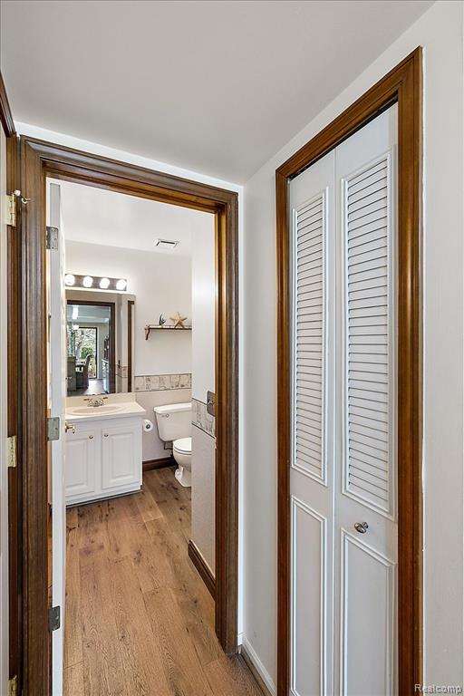 404 Meadow Bridge Drive, Rochester Hills, MI 48307 — Photo 17